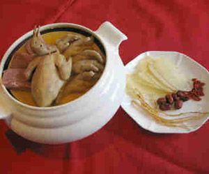 花旗参绿豆百合炖白鸽